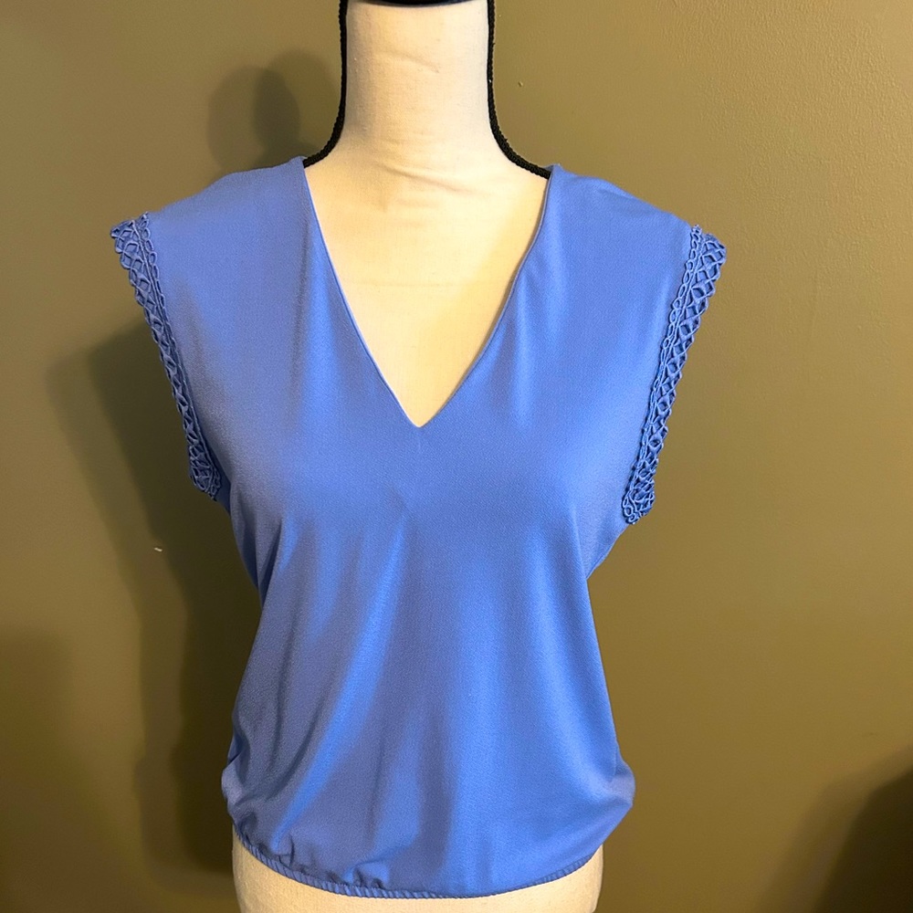 Express periwinkle sleeveless fitted top